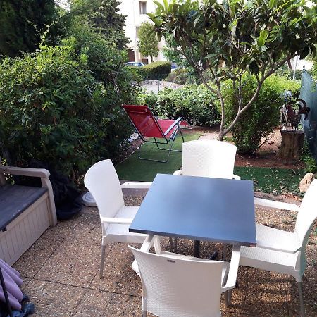 T2, Jardin, Veranda Chambre, Climatisation, Parking Privatif, Proche A Pied Centre, Plage, Gare, Pour 3 Adultes Ou 2 Adultes Avec 2 Enfants Bandol Dış mekan fotoğraf