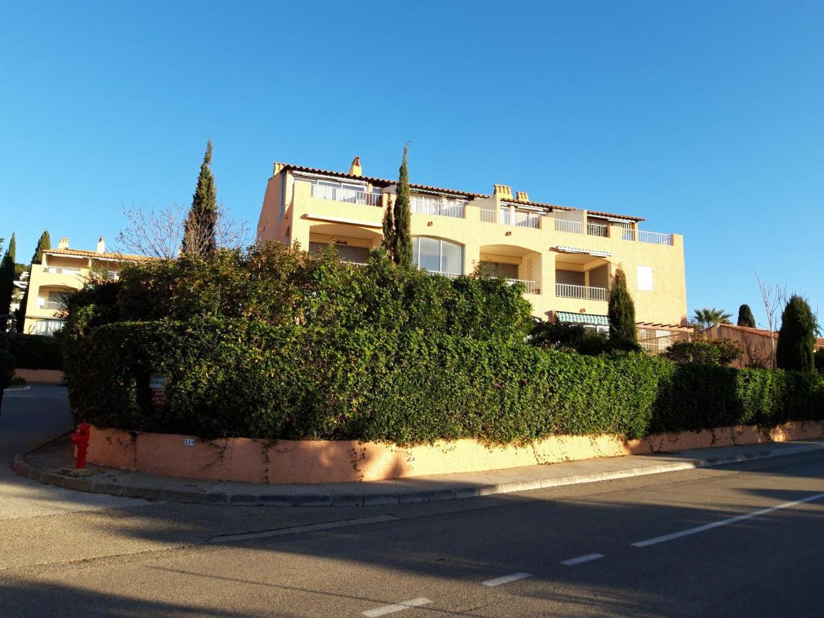 T2, Jardin, Veranda Chambre, Climatisation, Parking Privatif, Proche A Pied Centre, Plage, Gare, Pour 3 Adultes Ou 2 Adultes Avec 2 Enfants Bandol Dış mekan fotoğraf