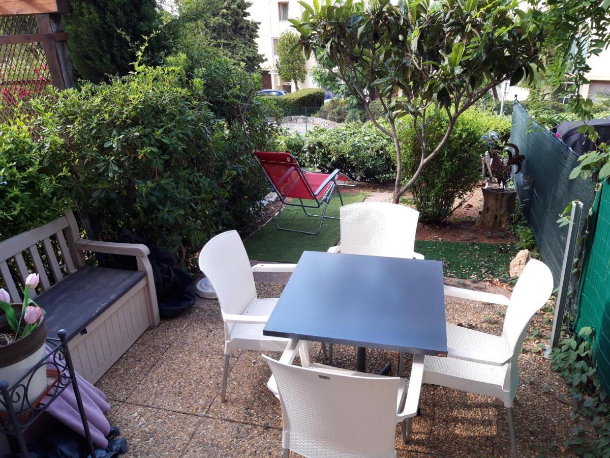 T2, Jardin, Veranda Chambre, Climatisation, Parking Privatif, Proche A Pied Centre, Plage, Gare, Pour 3 Adultes Ou 2 Adultes Avec 2 Enfants Bandol Dış mekan fotoğraf