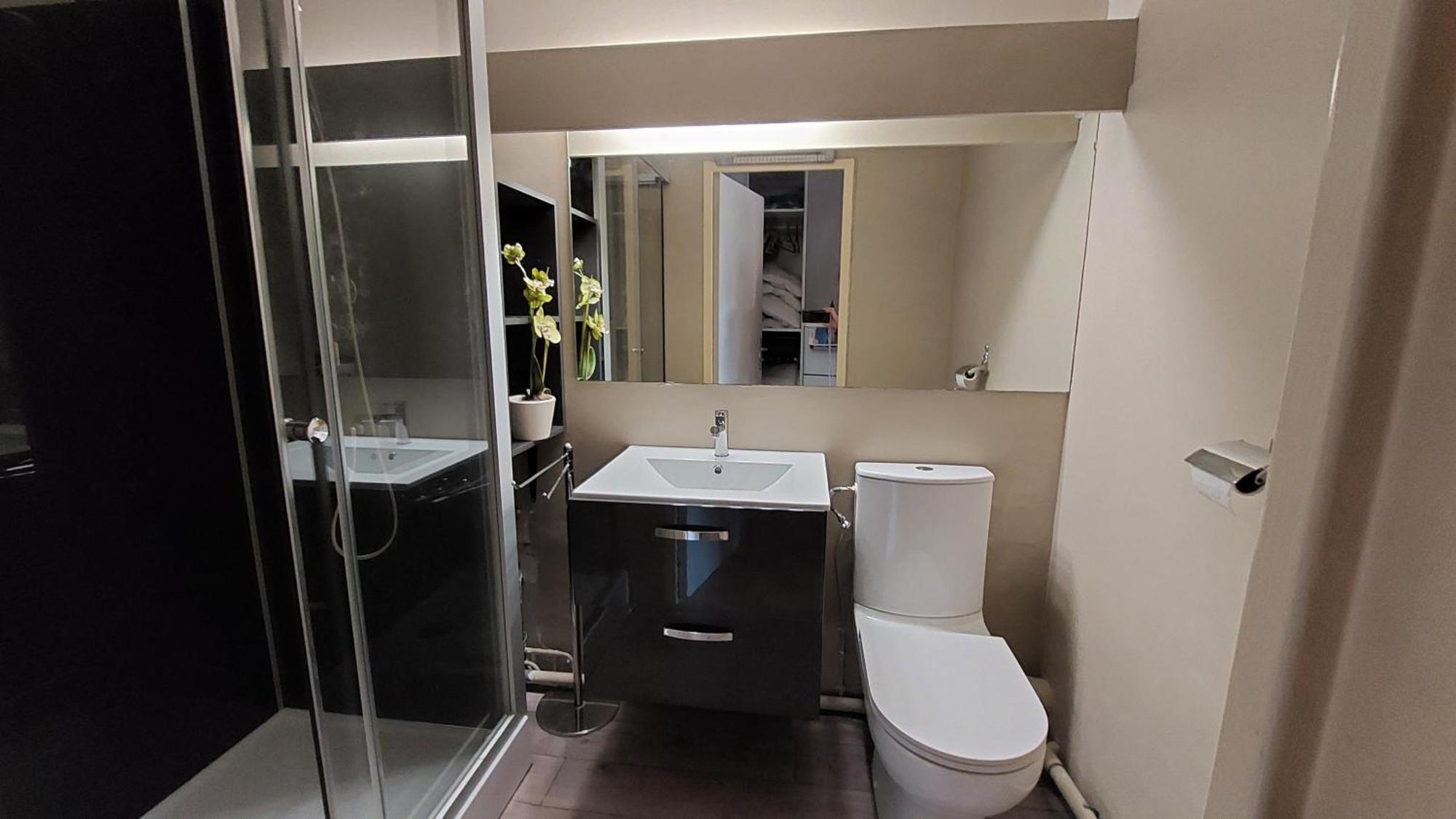 T2, Jardin, Veranda Chambre, Climatisation, Parking Privatif, Proche A Pied Centre, Plage, Gare, Pour 3 Adultes Ou 2 Adultes Avec 2 Enfants Bandol Dış mekan fotoğraf